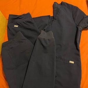 Figs set (jogger and regular pants) small